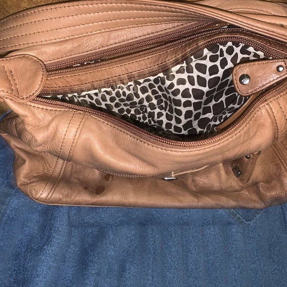 Stone mountain brand leather medium shoulder strap handbag - Picture 3 of 5